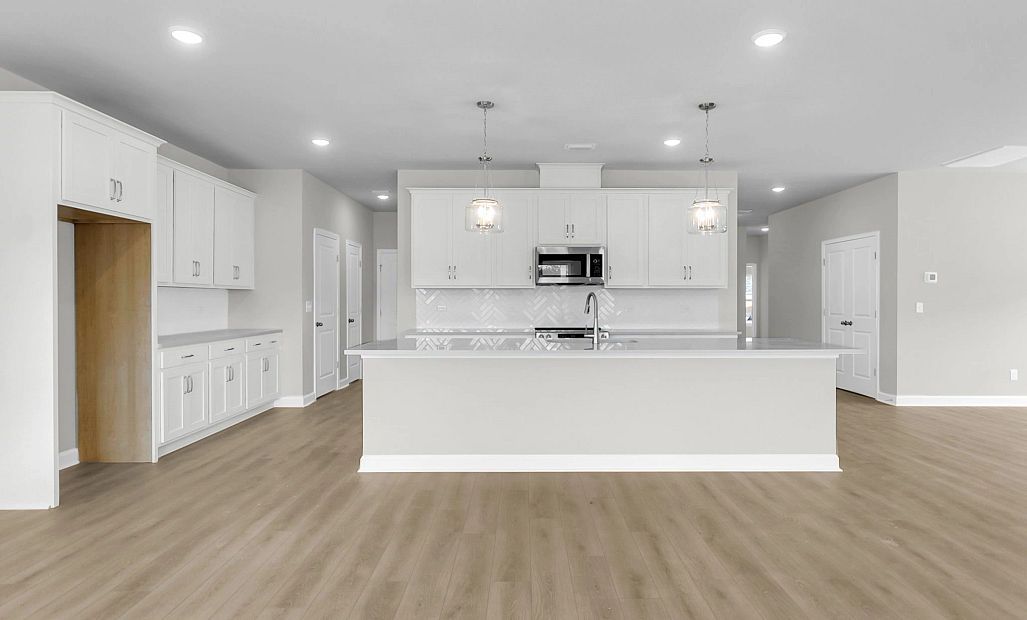 Similar McKinley floorplan with Timeless Collection. Features and finishes vary.
