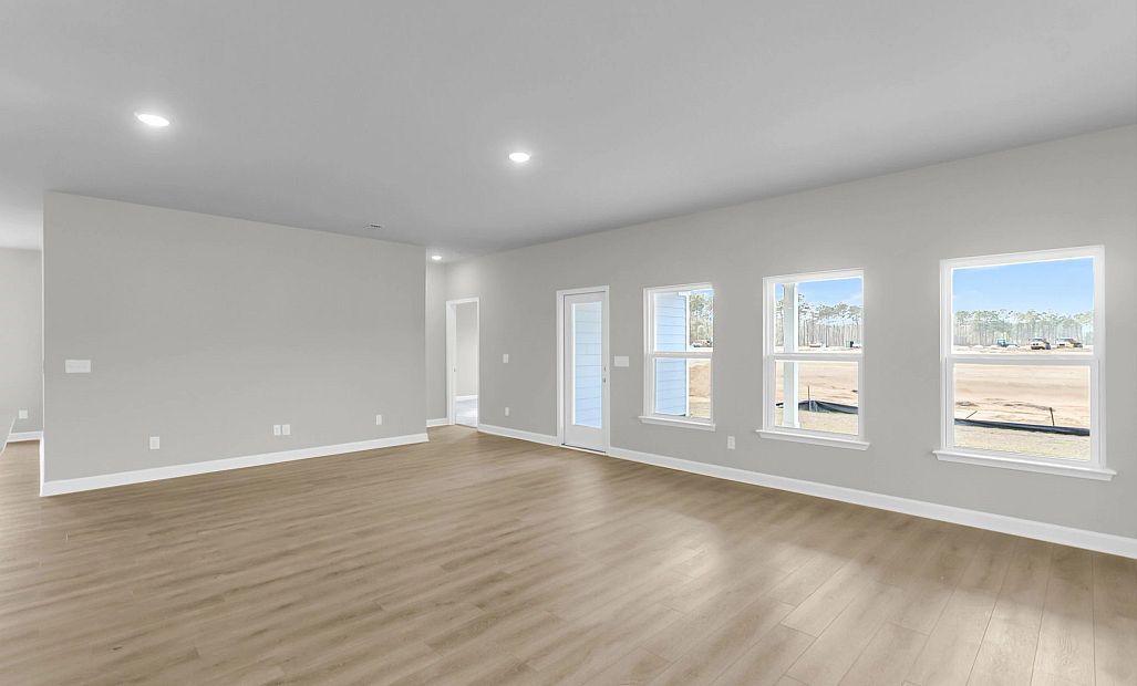 Similar McKinley floorplan with Timeless Collection. Features and finishes vary.