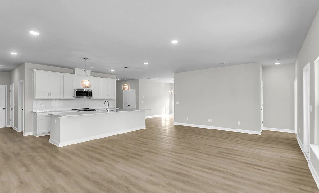 Similar McKinley floorplan with Timeless Collection. Features and finishes vary.