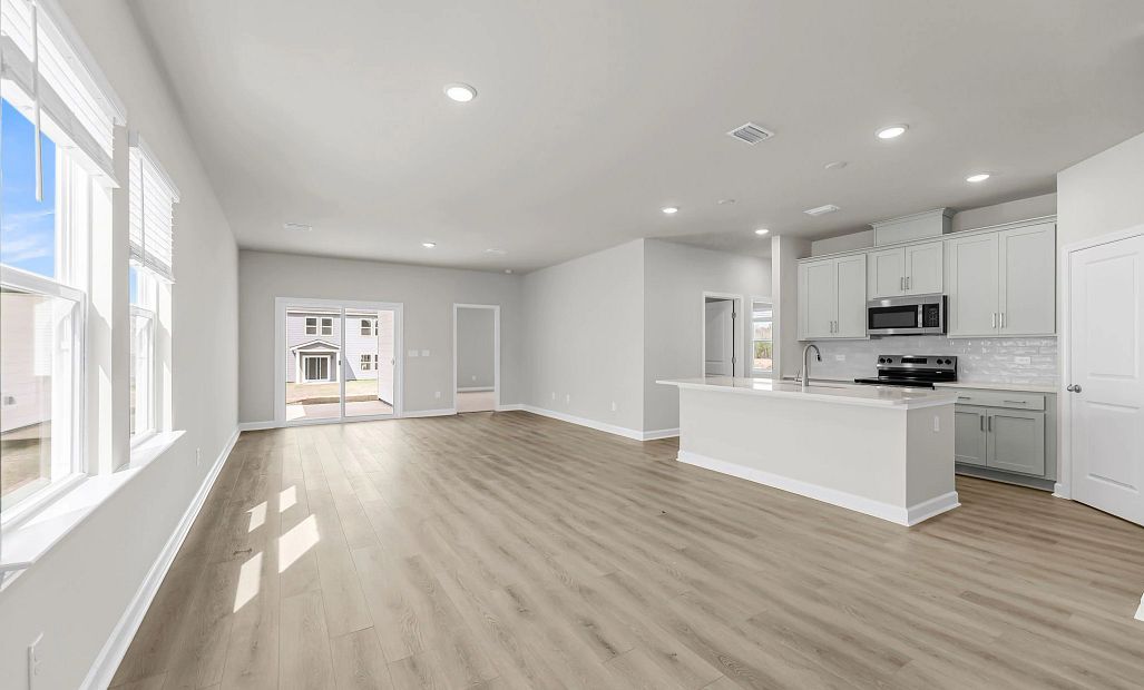 Similar Greenwood floorplan with Milan Collection. Features and finishes may change.