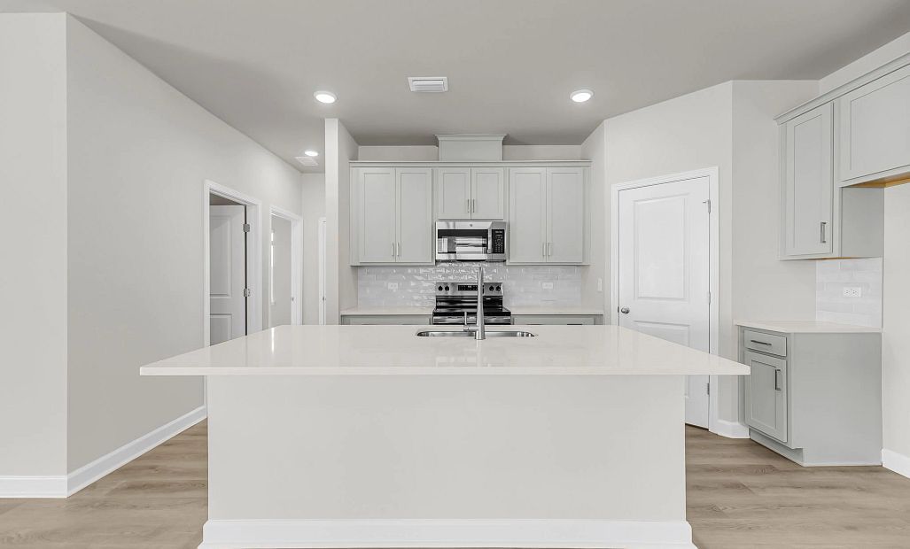 Similar Greenwood floorplan with Milan Collection. Features and finishes may change.