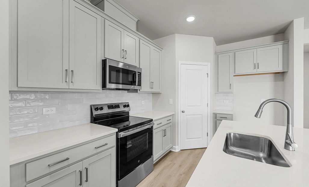 Similar Greenwood floorplan with Milan Collection. Features and finishes may change.