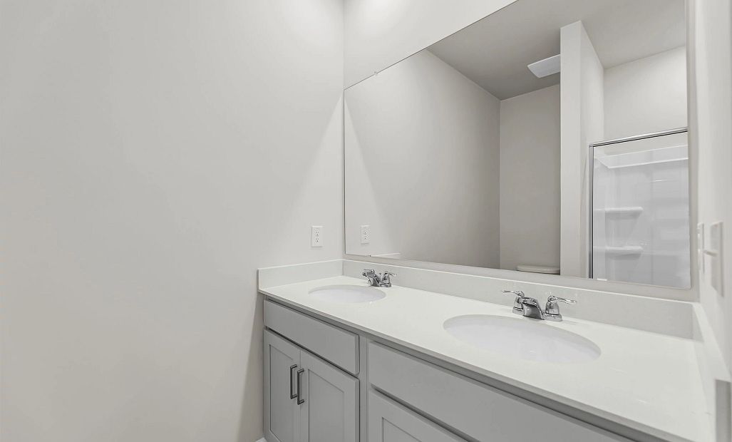 Similar Greenwood floorplan with Milan Collection. Features and finishes may change.