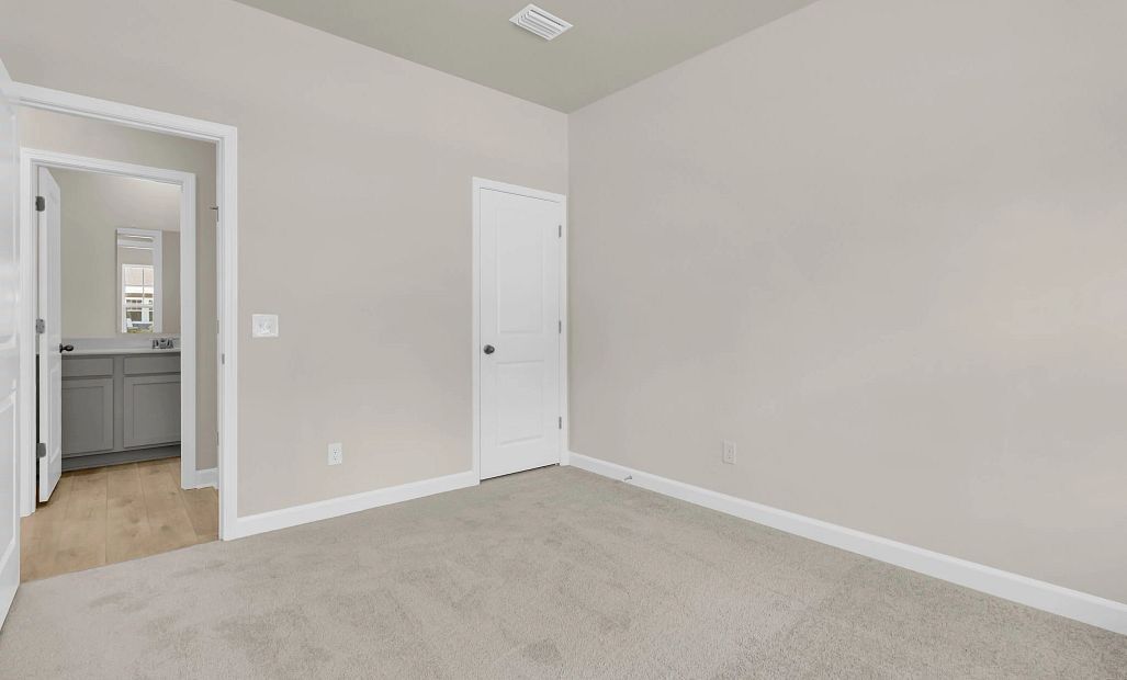 Similar Palmetto floorplan with Serene Collection. Features and finishes vary.