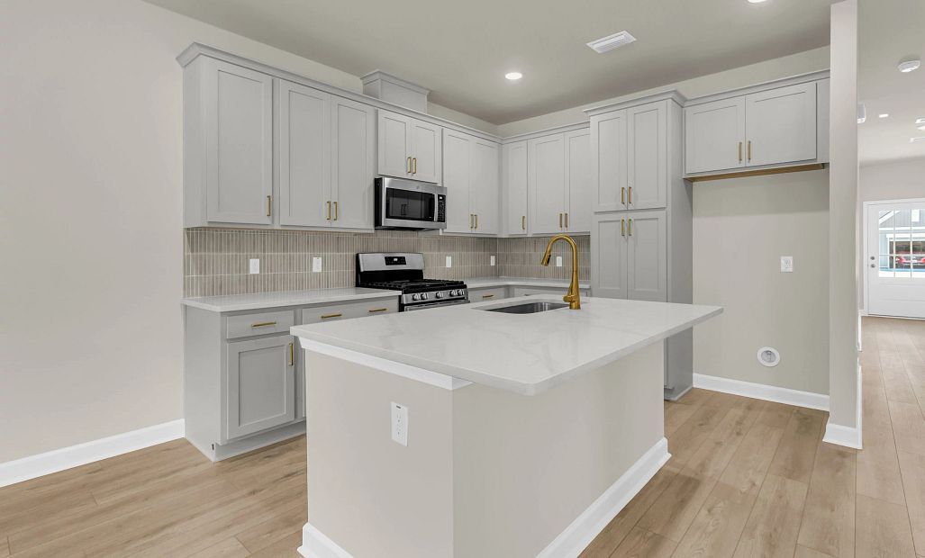 Similar Palmetto floorplan with Serene Collection. Features and finishes vary.