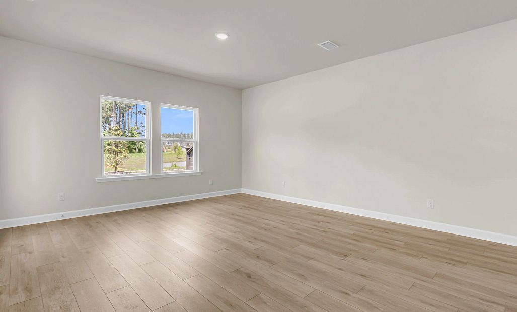 Similar Palmetto floorplan with Serene Collection. Features and finishes vary.
