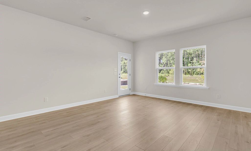 Similar Palmetto floorplan with Serene Collection. Features and finishes vary.