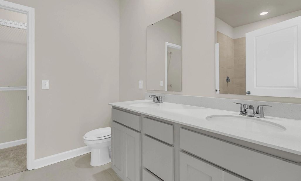 Similar Palmetto floorplan with Serene Collection. Features and finishes vary.