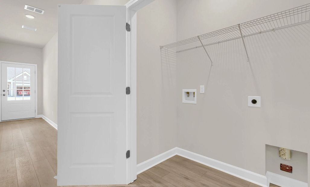 Similar Palmetto floorplan with Serene Collection. Features and finishes vary.