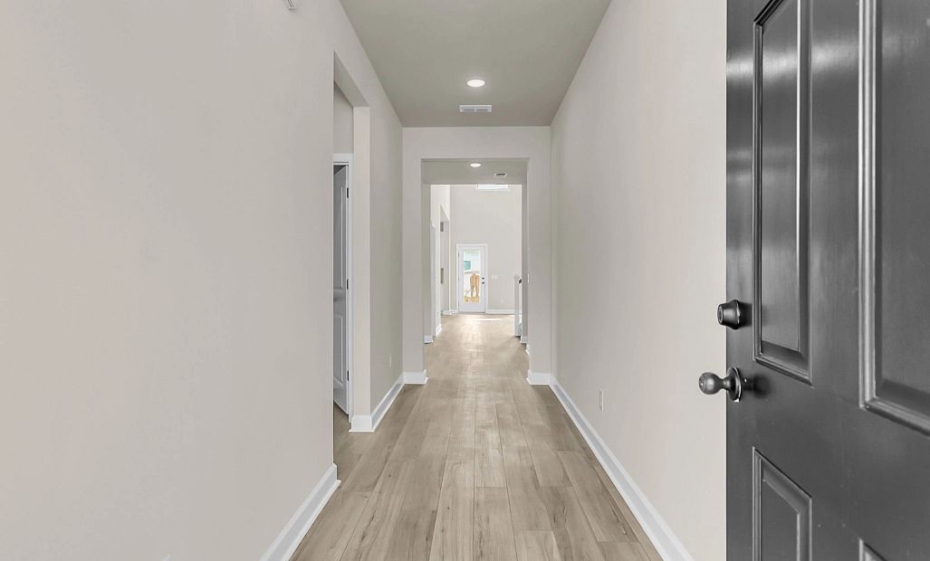 Similar Jefferson floorplan with Harmony Collection. Features and finishes vary.