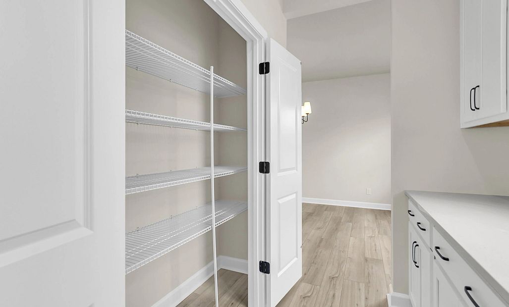 Similar Jefferson floorplan with Harmony Collection. Features and finishes vary.