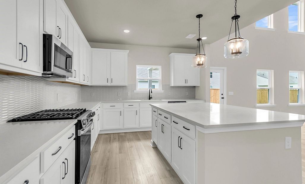 Similar Jefferson floorplan with Harmony Collection. Features and finishes vary.