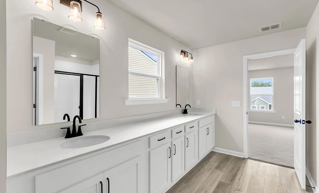 Similar Jefferson floorplan with Harmony Collection. Features and finishes vary.