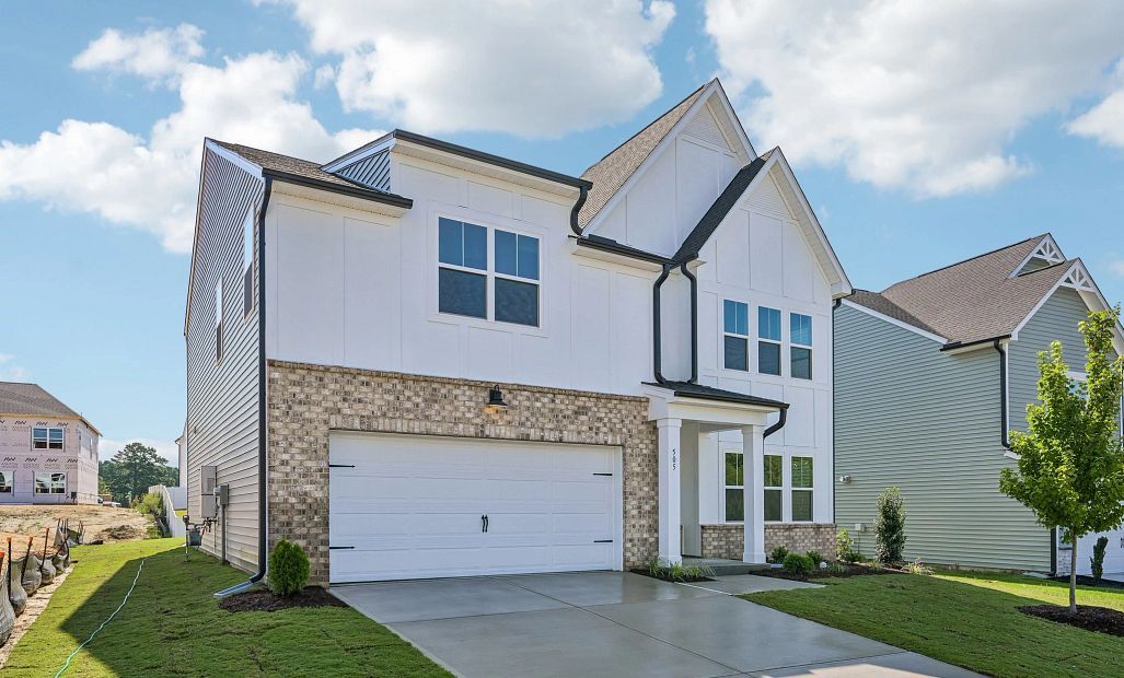 Exterior - Graceful lines and classic charm never fade.