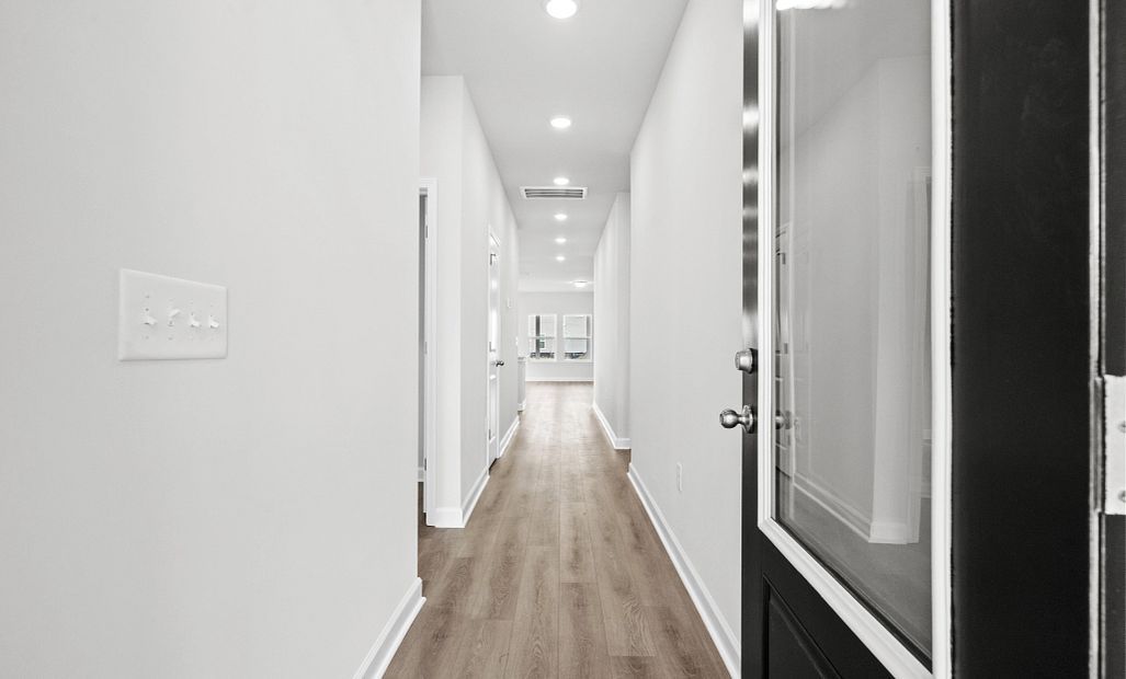 Similar Madison floorplan with Timeless Collection. Features and finishes vary.
