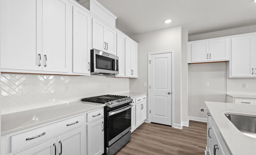 Similar Madison floorplan with Timeless Collection. Features and finishes vary.