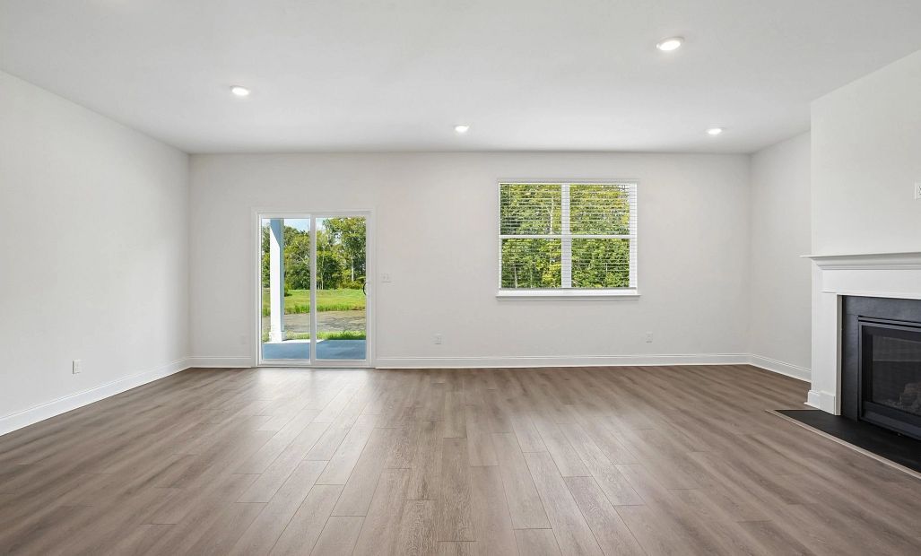 Living Room & Dining Area