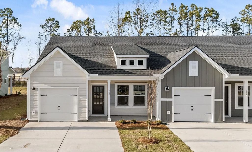Sample End Unit photo. Home features the Palmetto F Exterior Elevation