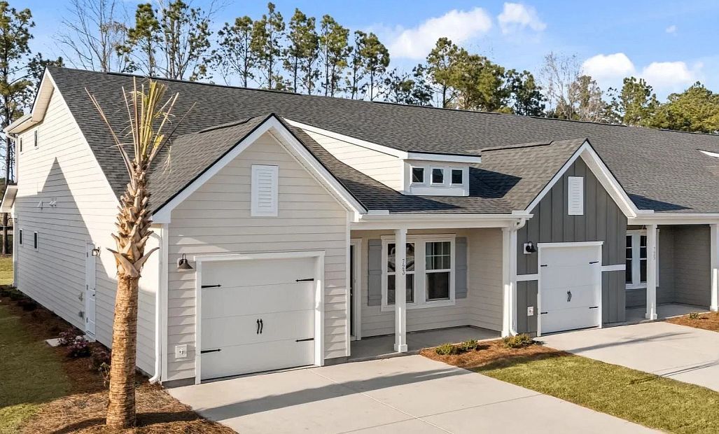 Sample End Unit photo. Home features the Palmetto F Exterior Elevation