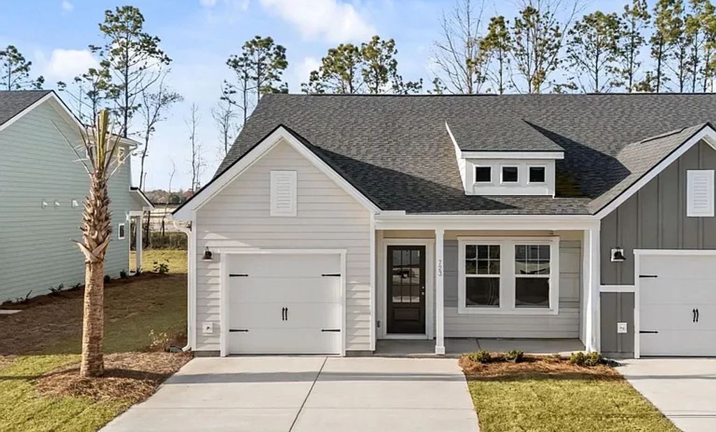 Sample End Unit photo. Home features the Palmetto F Exterior Elevation
