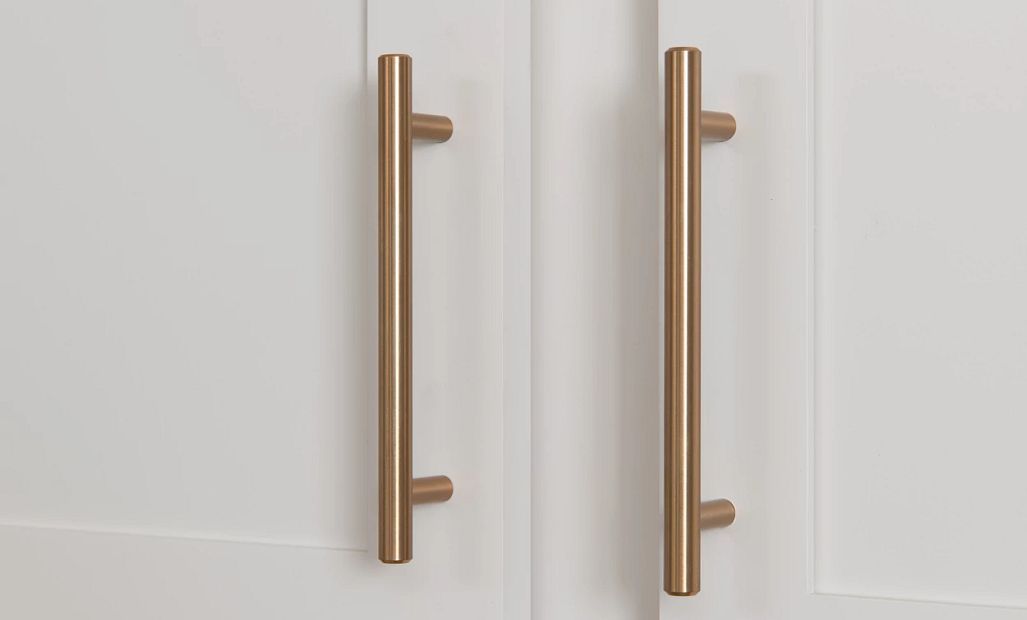 Interior Design Finishes: AW Collection® Serene. Actual finishes may vary.