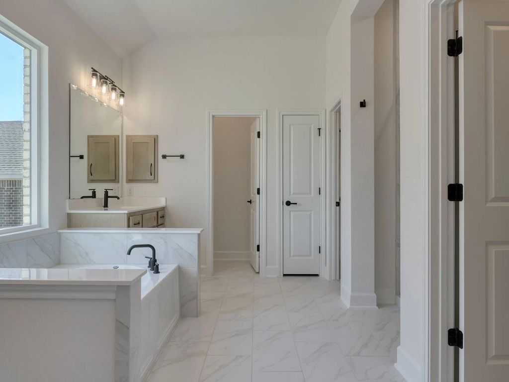 Megan's Landing - Alexander II Interior Image 23