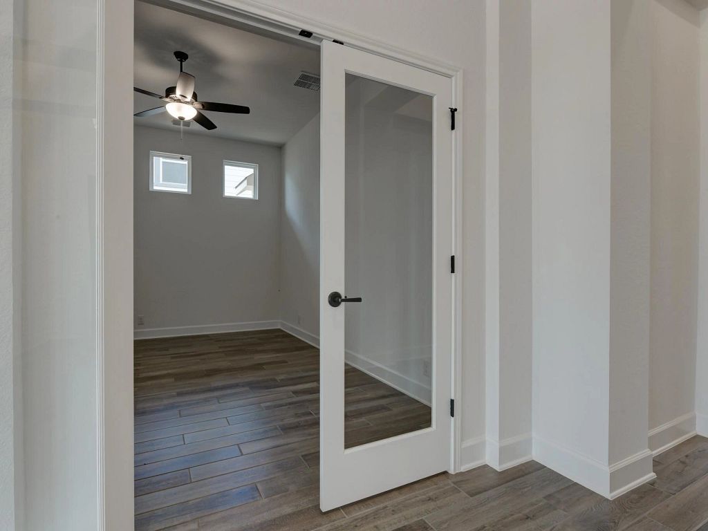 Megan's Landing - Ellington Interior Image 4