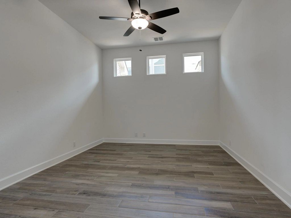 Megan's Landing - Ellington Interior Image 5