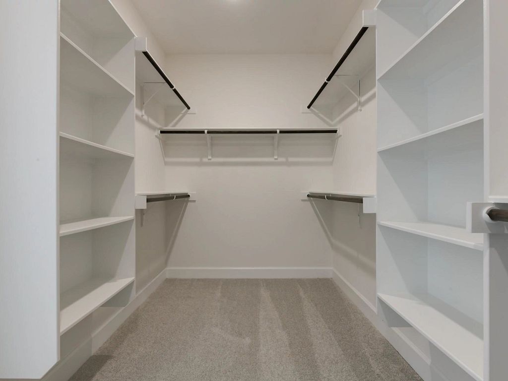 Megan's Landing - Ellington Interior Image 19