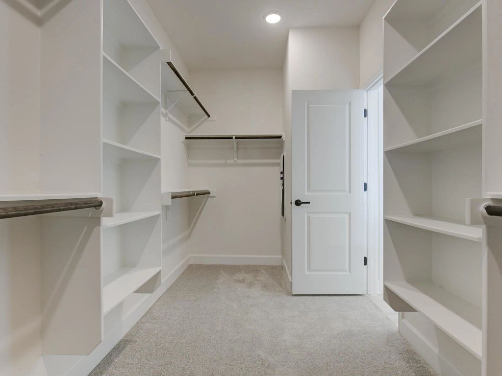 Megan's Landing - Ellington Interior Image 20