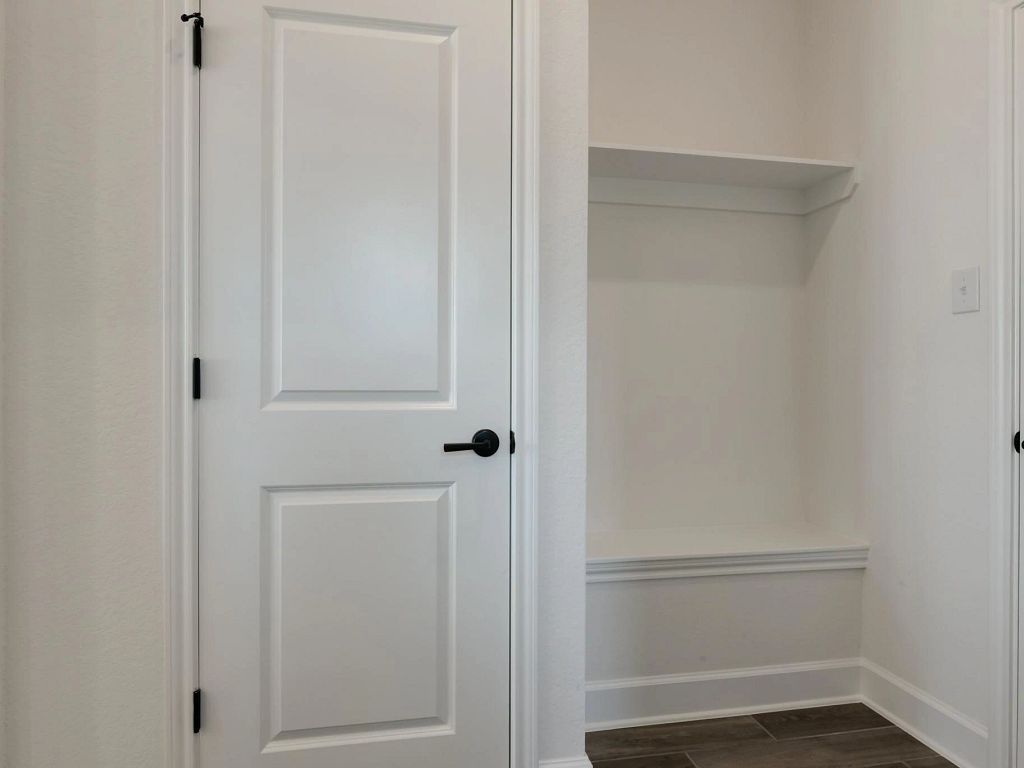 Megan's Landing - Ellington Interior Image 21