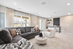 7742 Harlow Circle (Sienna)
