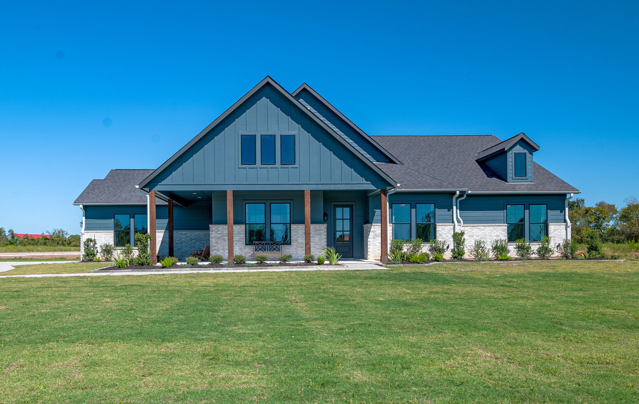 casa en The Manors por Gracepoint Homes