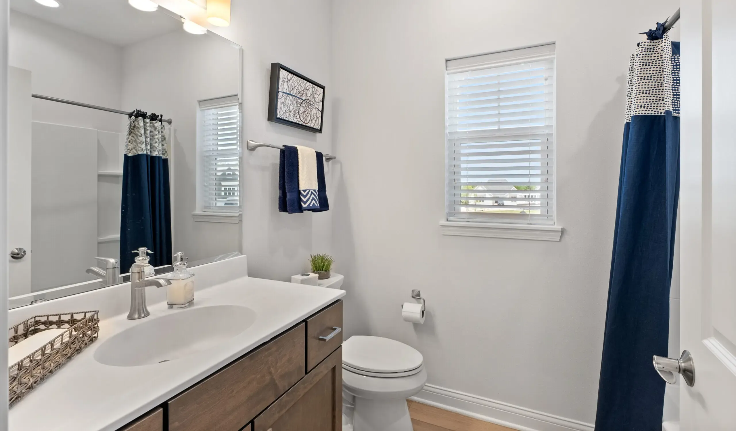 The Gat Pewaukee Lake por Cornerstone Development en Milwaukee-Waukesha Wisconsin