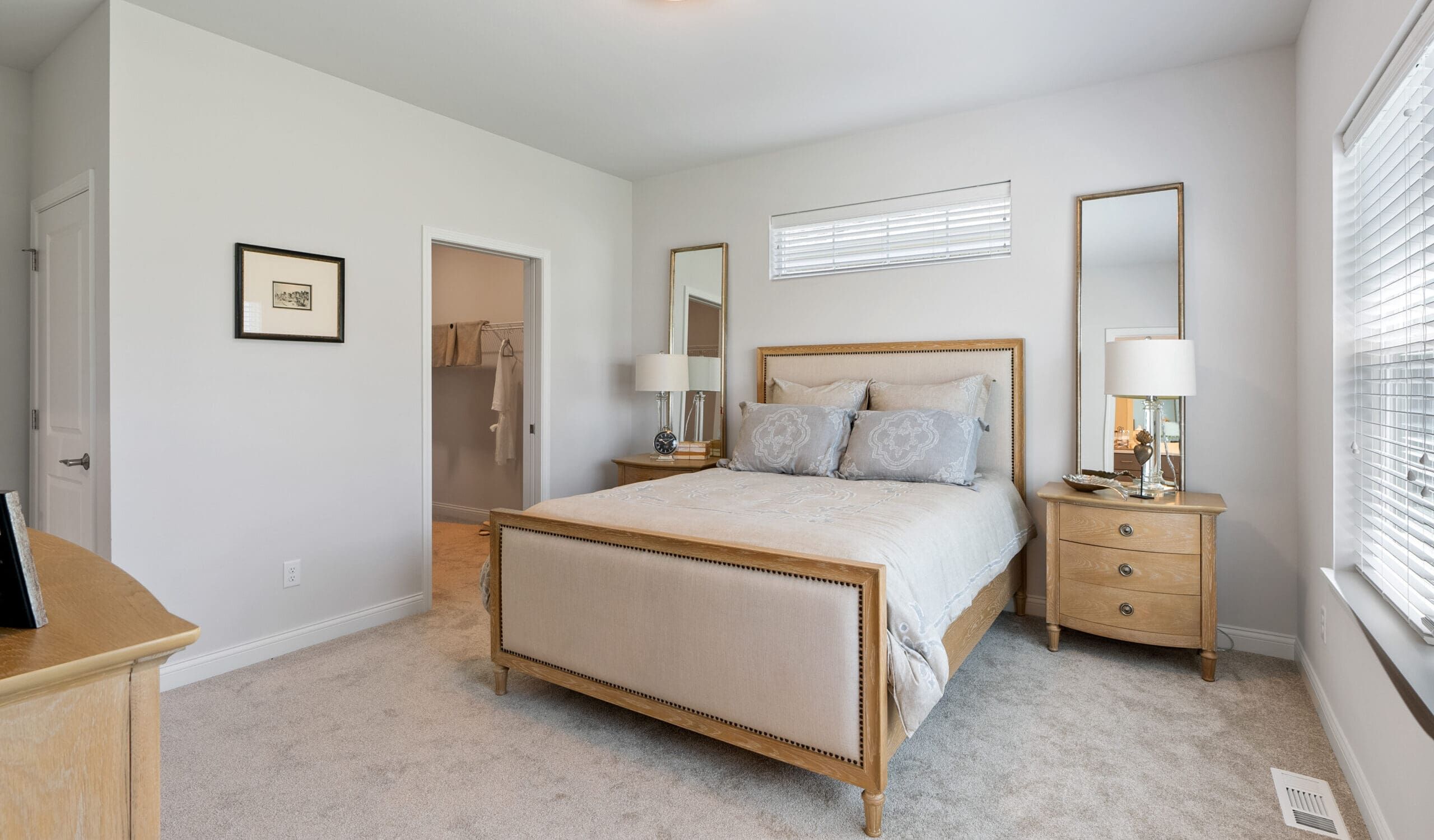 The Gat Standing Stone por Cornerstone Development en Milwaukee-Waukesha Wisconsin