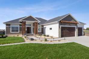 6833 Sunrise Point Horace ND