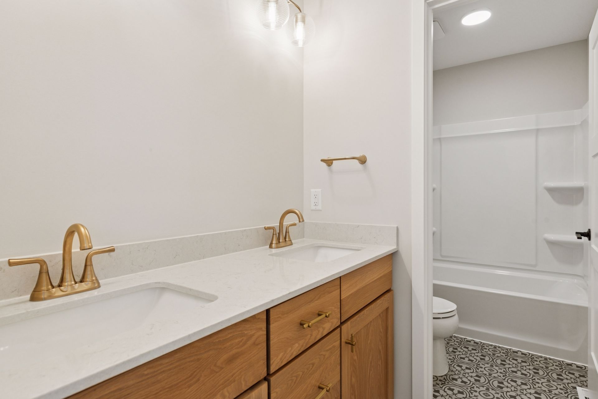 8953 Lexington Ave N. Circle Pines, MN 55014