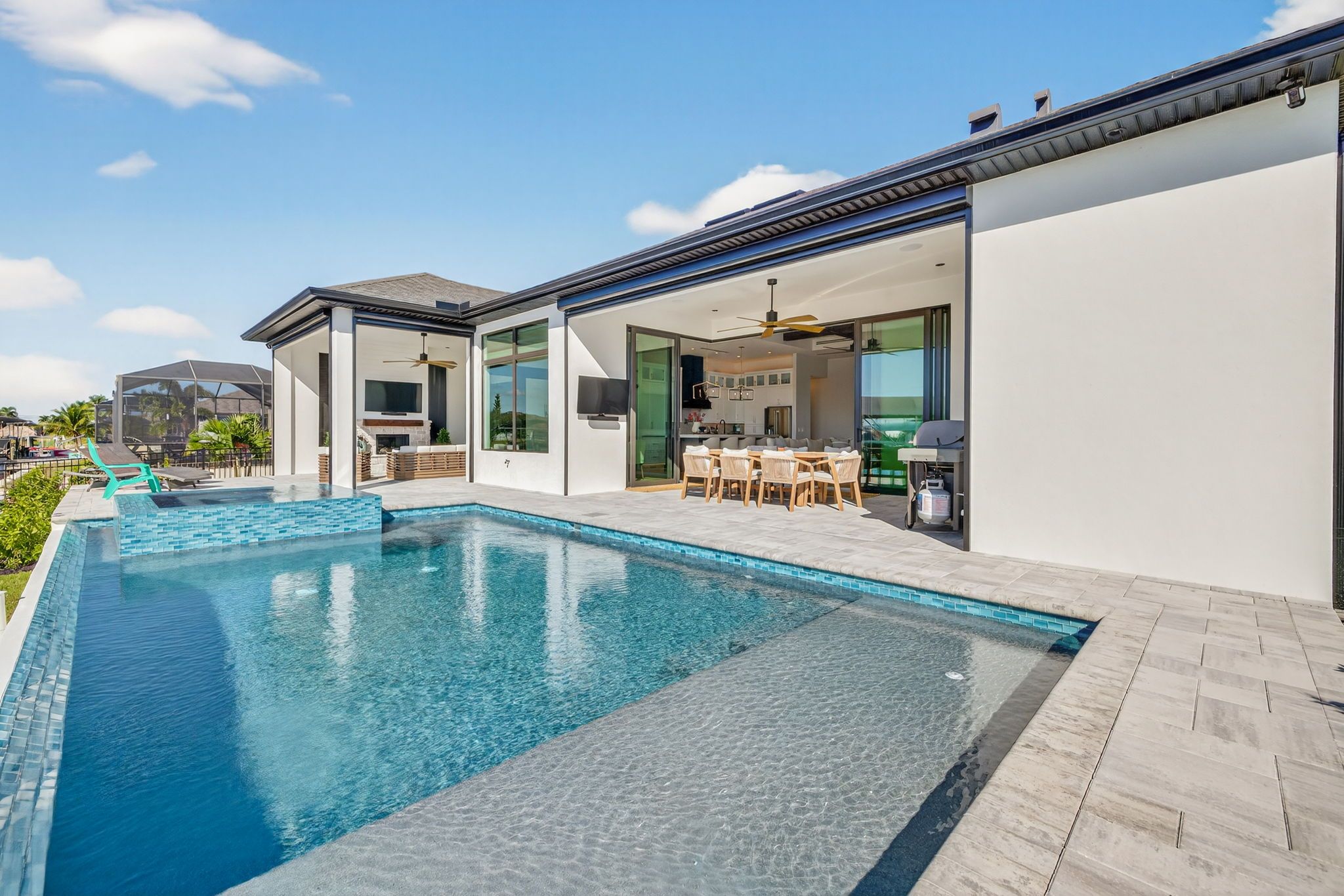 casa en Ramos Builders, Inc. por Ramos Builders, Inc.