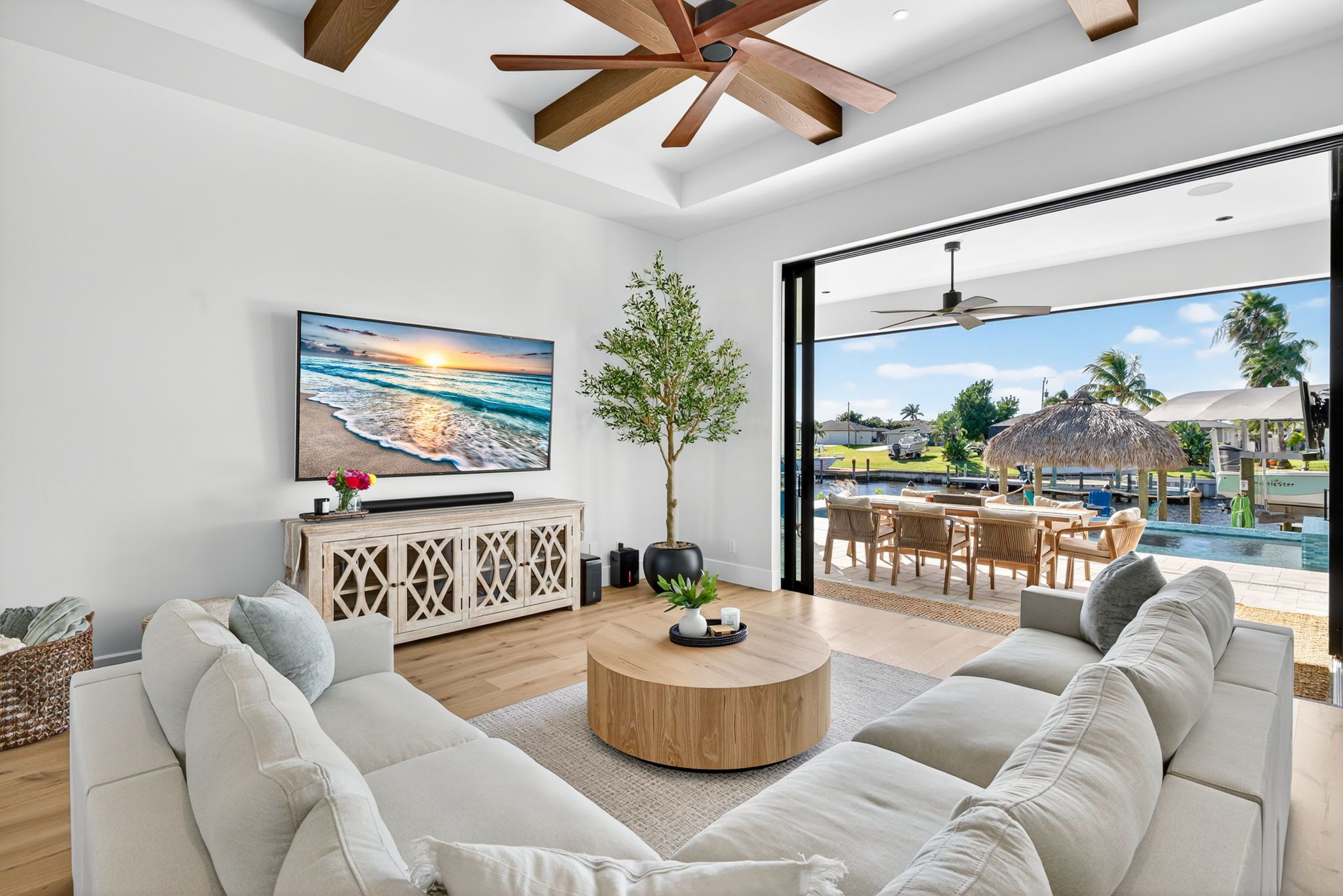 casa en Ramos Builders, Inc. por Ramos Builders, Inc.