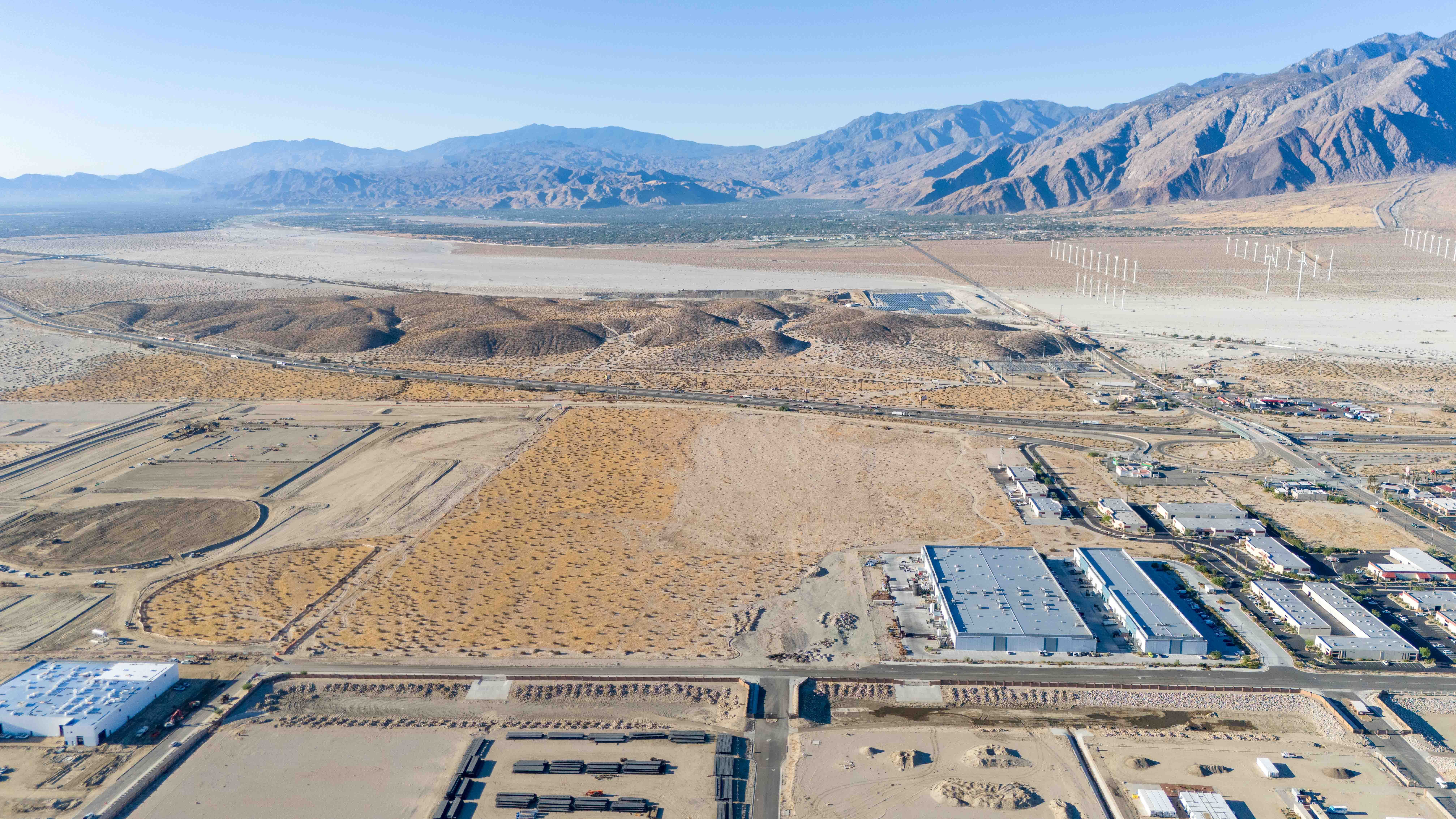 casa en Tradeway Logistics Desert Hot Springs por Shopoff Realty Investments