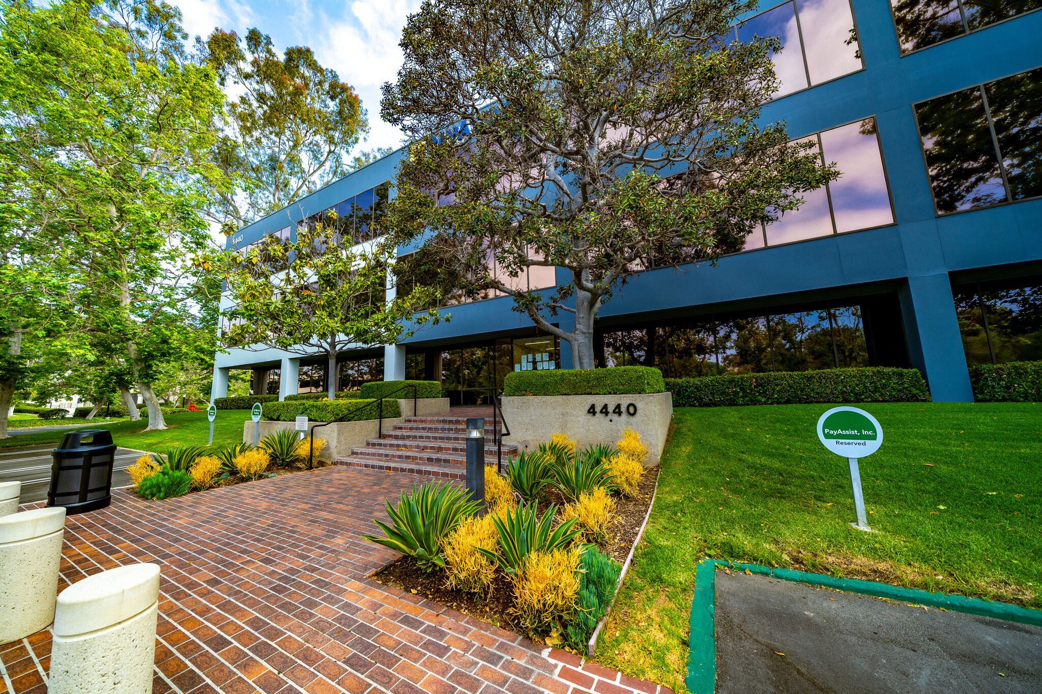 casa en Waypoint Newportnewport Beach por Shopoff Realty Investments