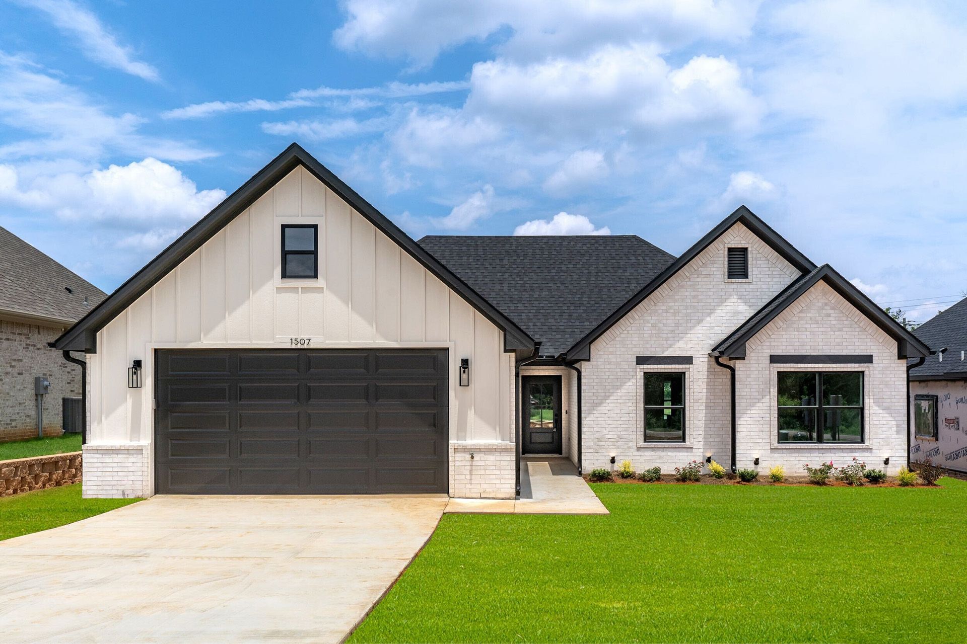 casa en Custom Pools por East Texas Homes