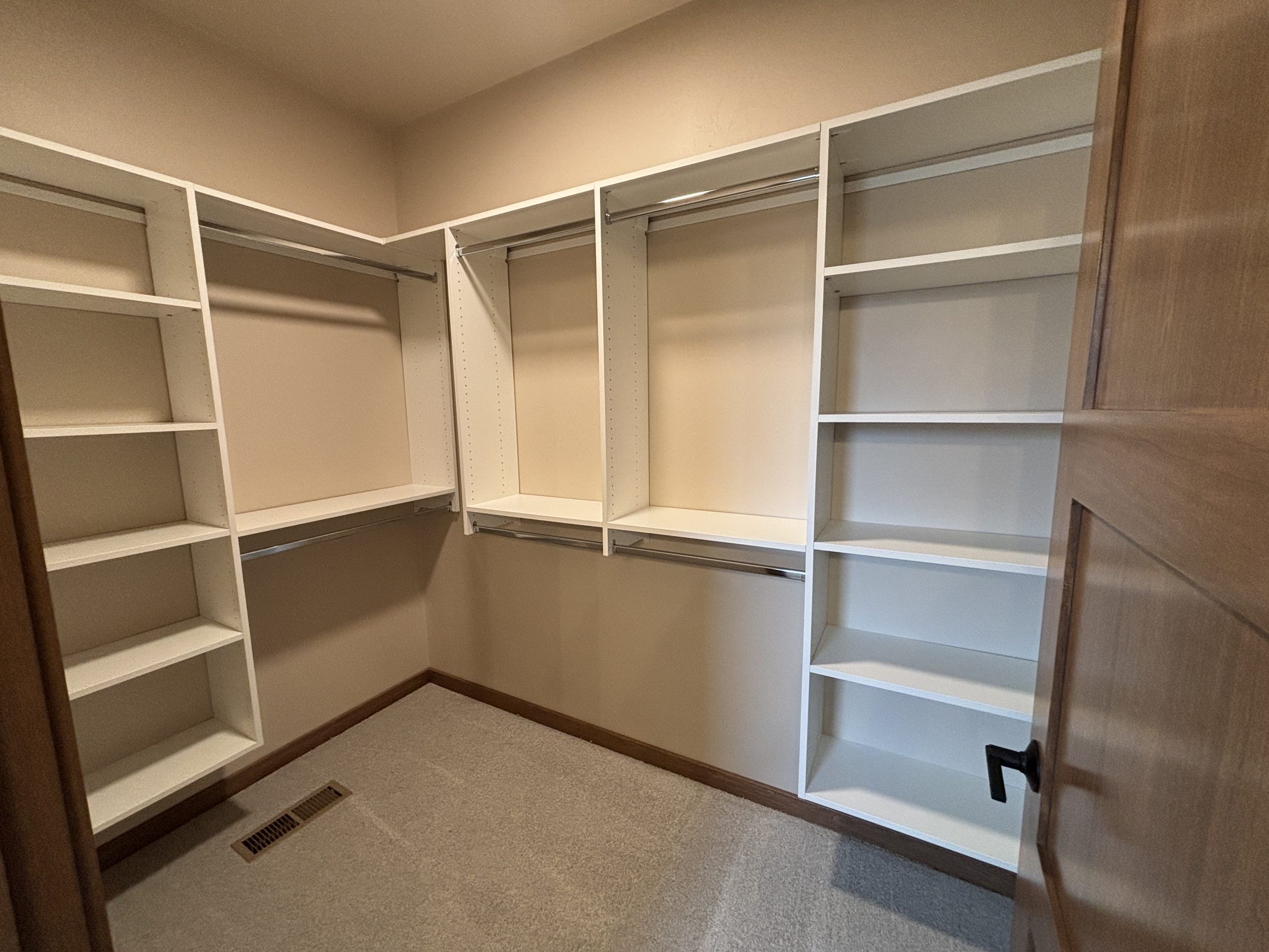 W5298 State Road 114. Menasha, WI 54952