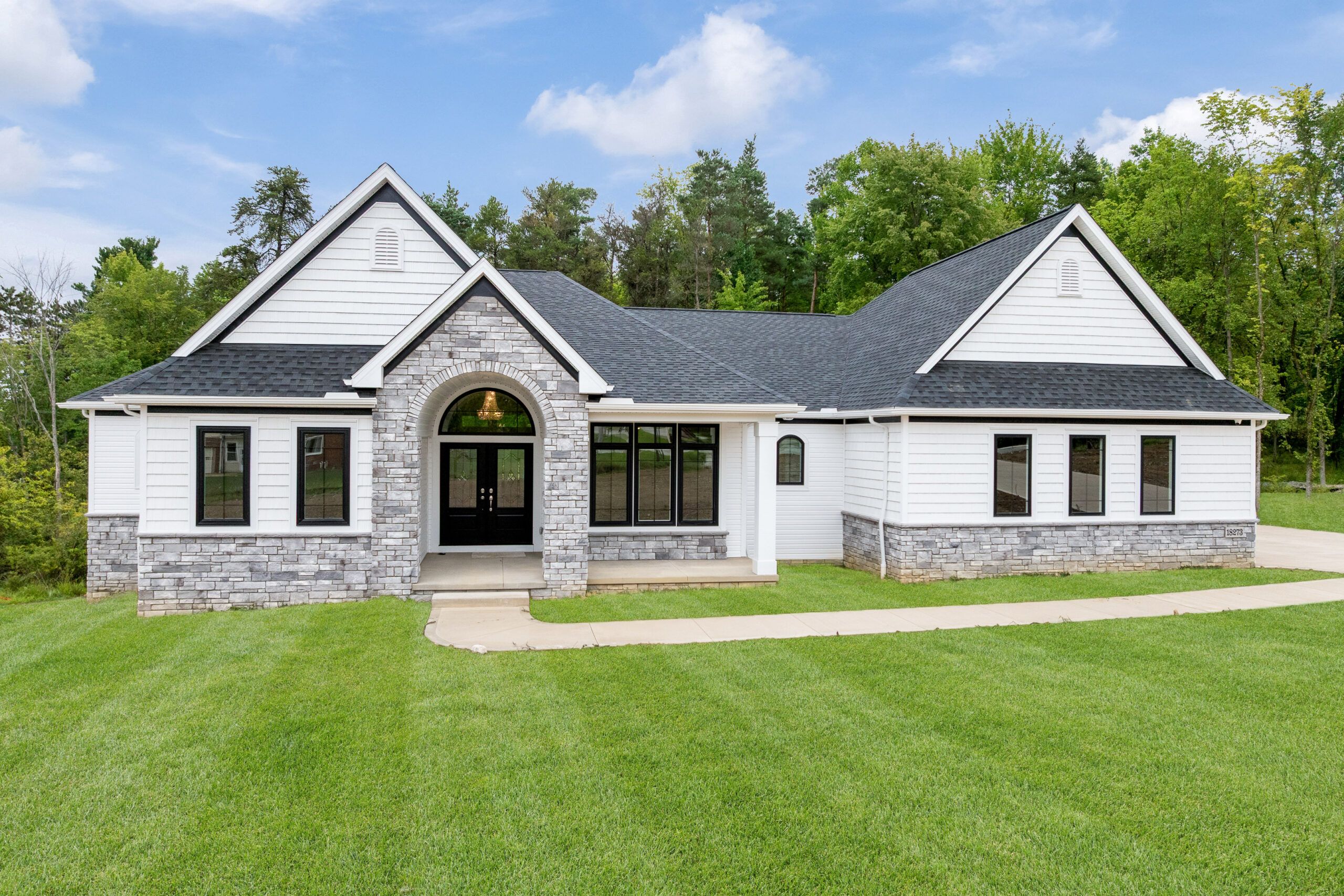 casa en Hidden Ridge por Kraftech Homes