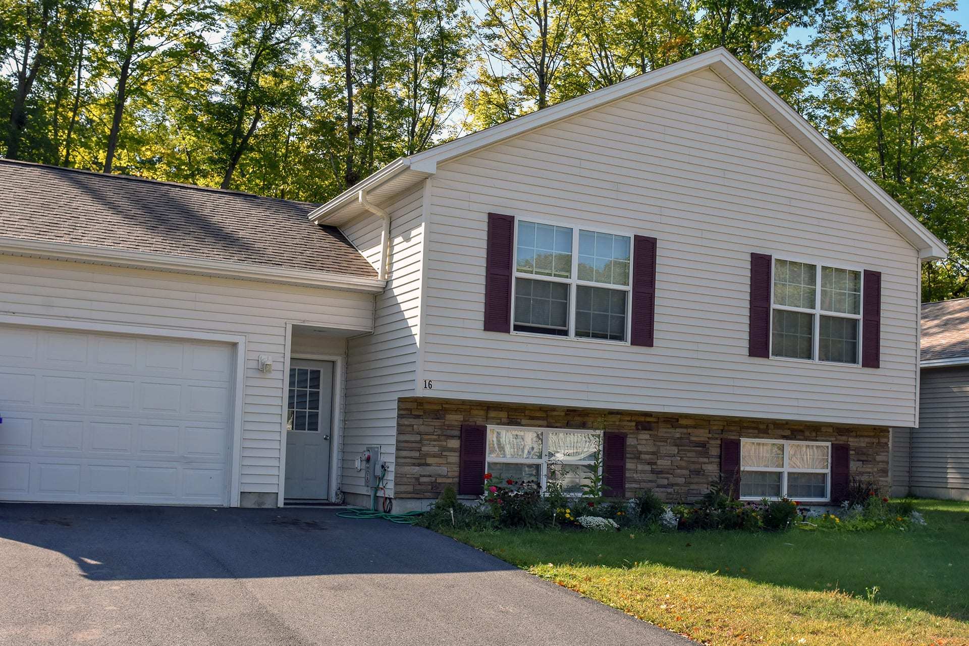 casa en Clute Enterprises, Inc. por Clute Enterprises, Inc.