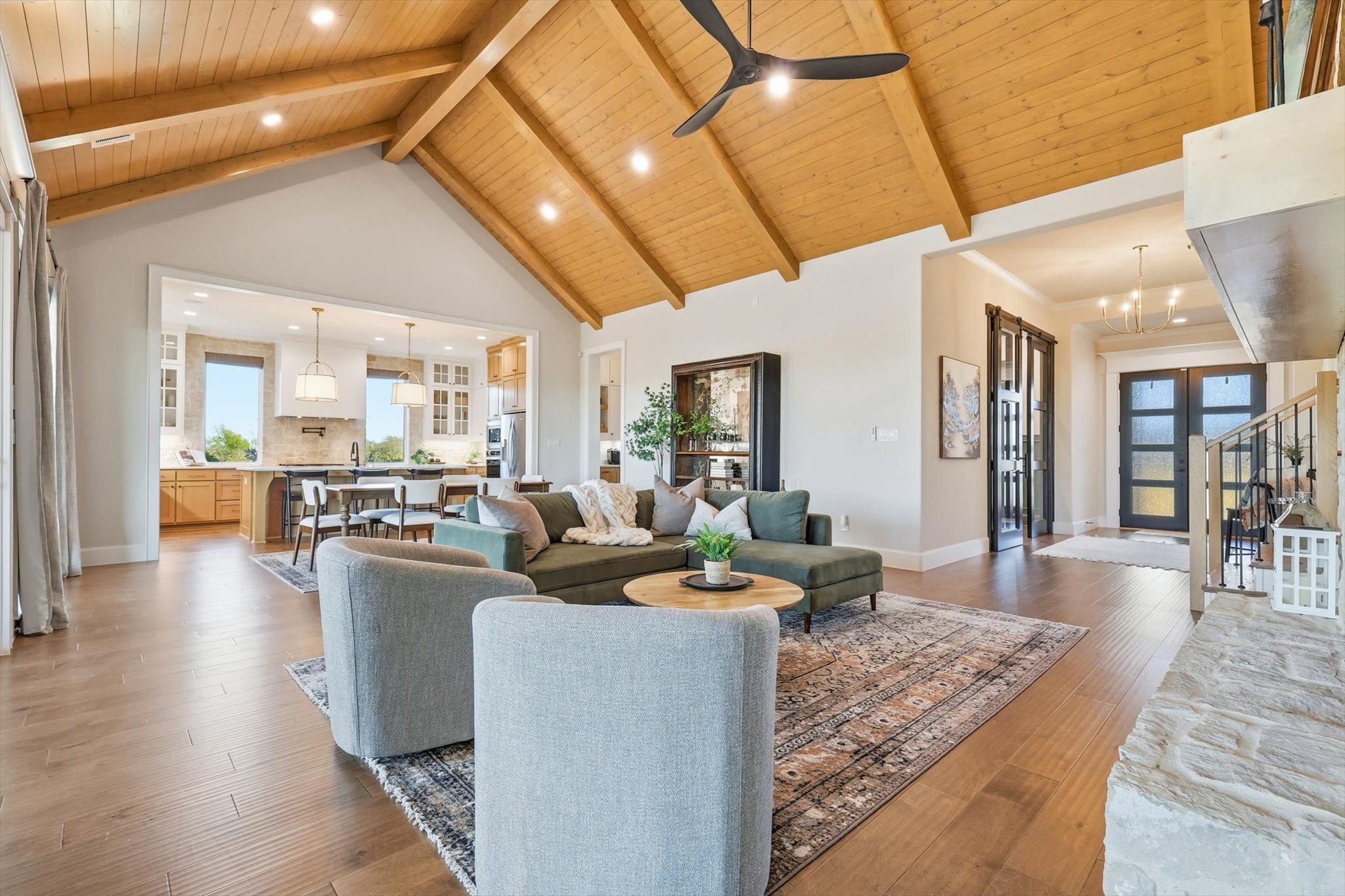 casa en 122 Ozro RD Canyon Creek por Canyon Creek Custom Homes