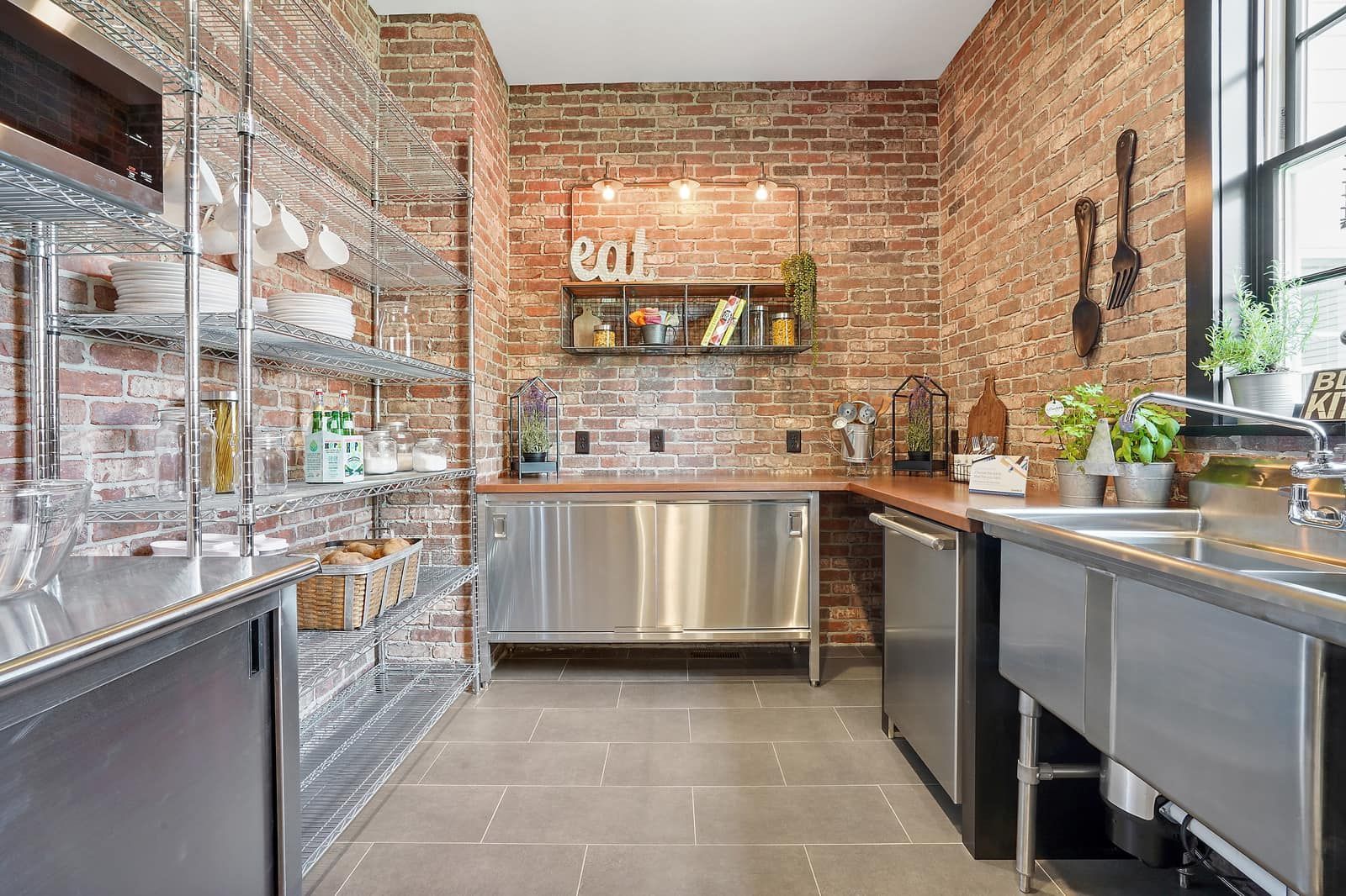 casa en Kenric Fine Homes por Kenric Fine Homes