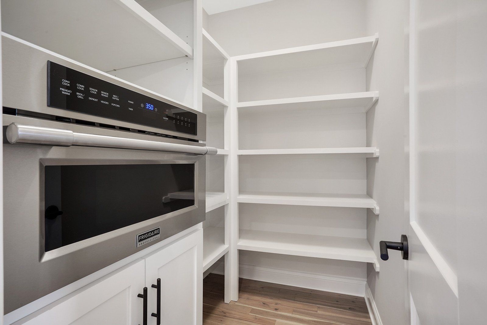 casa en Kenric Fine Homes por Kenric Fine Homes