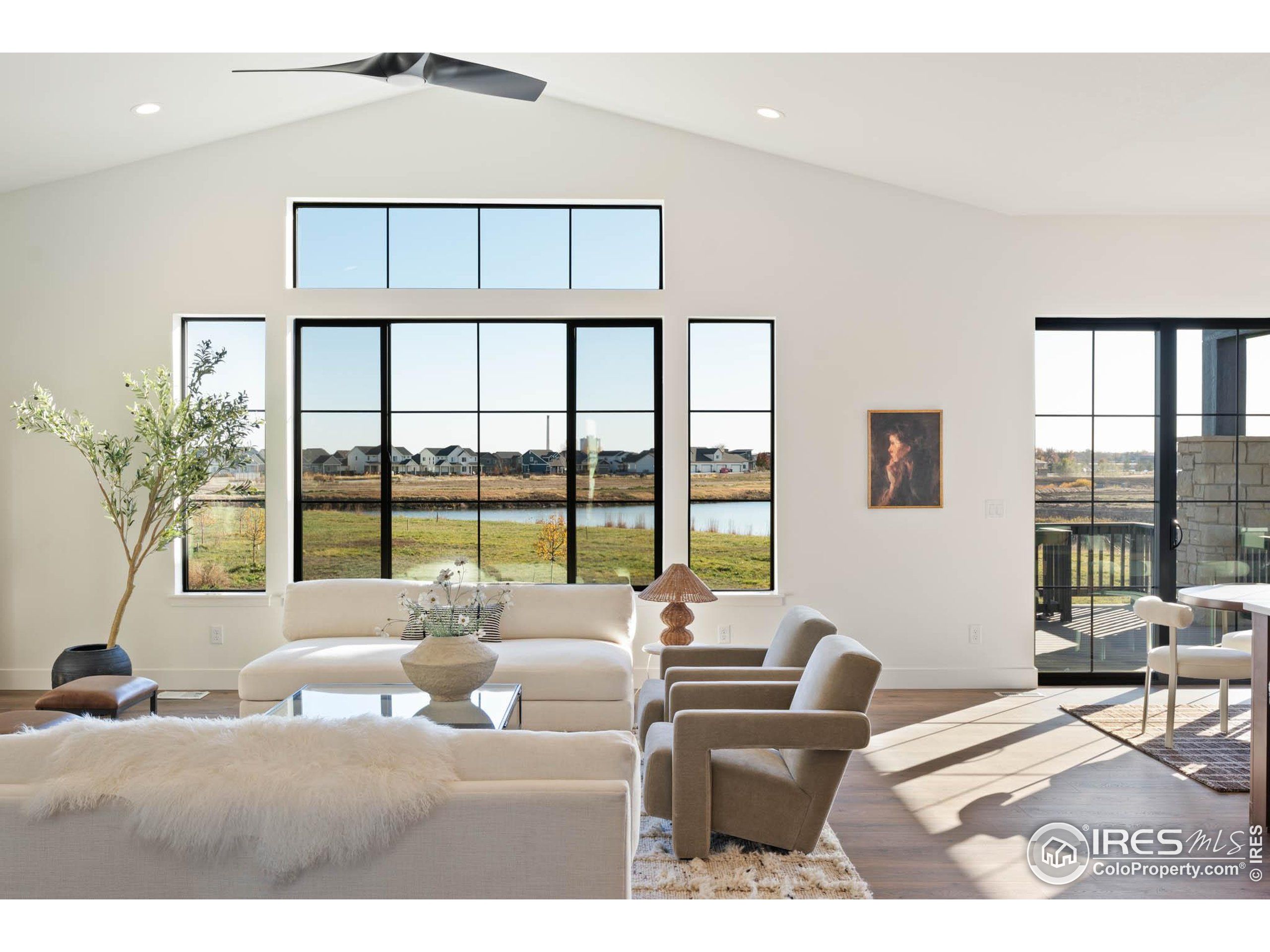 casa en Available Homes For Sale IN Colorado por Windmill Homes