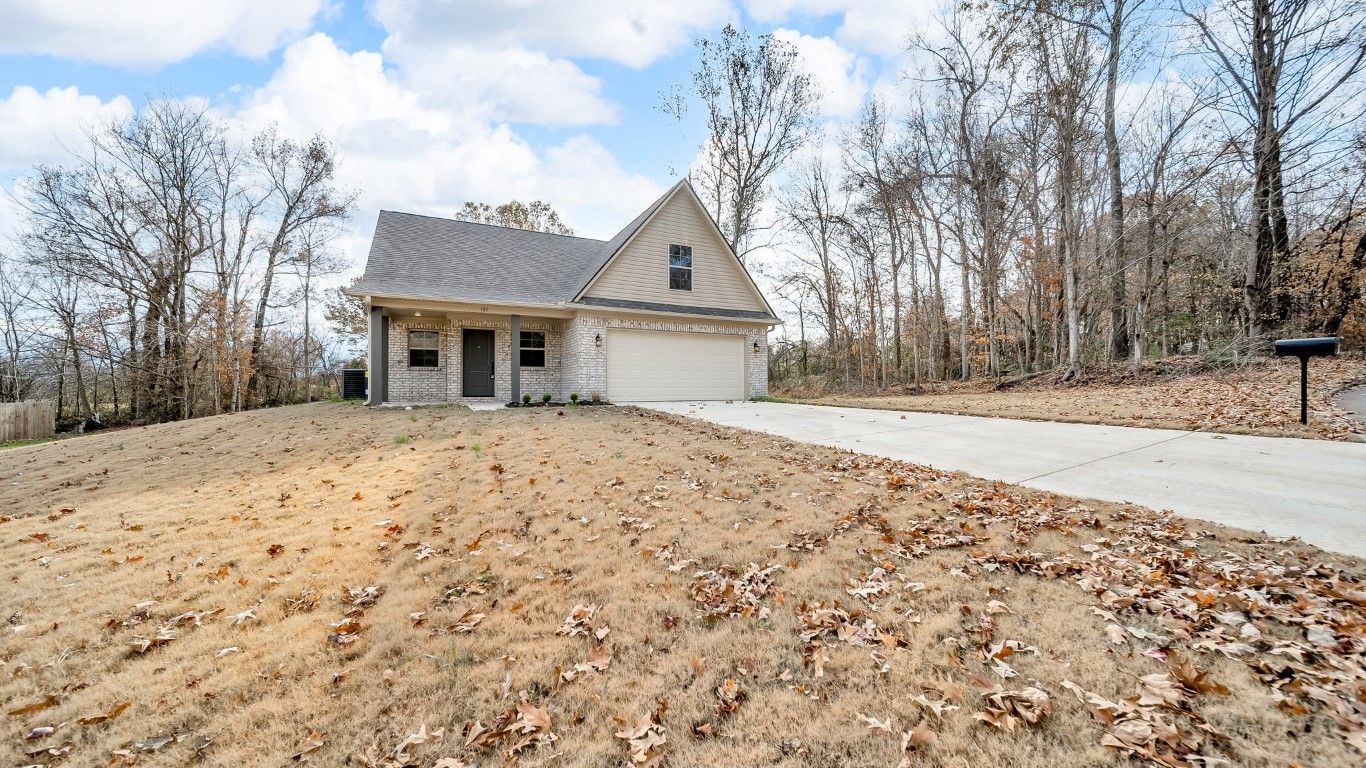 Covington Court Townhomes - Covington, TN